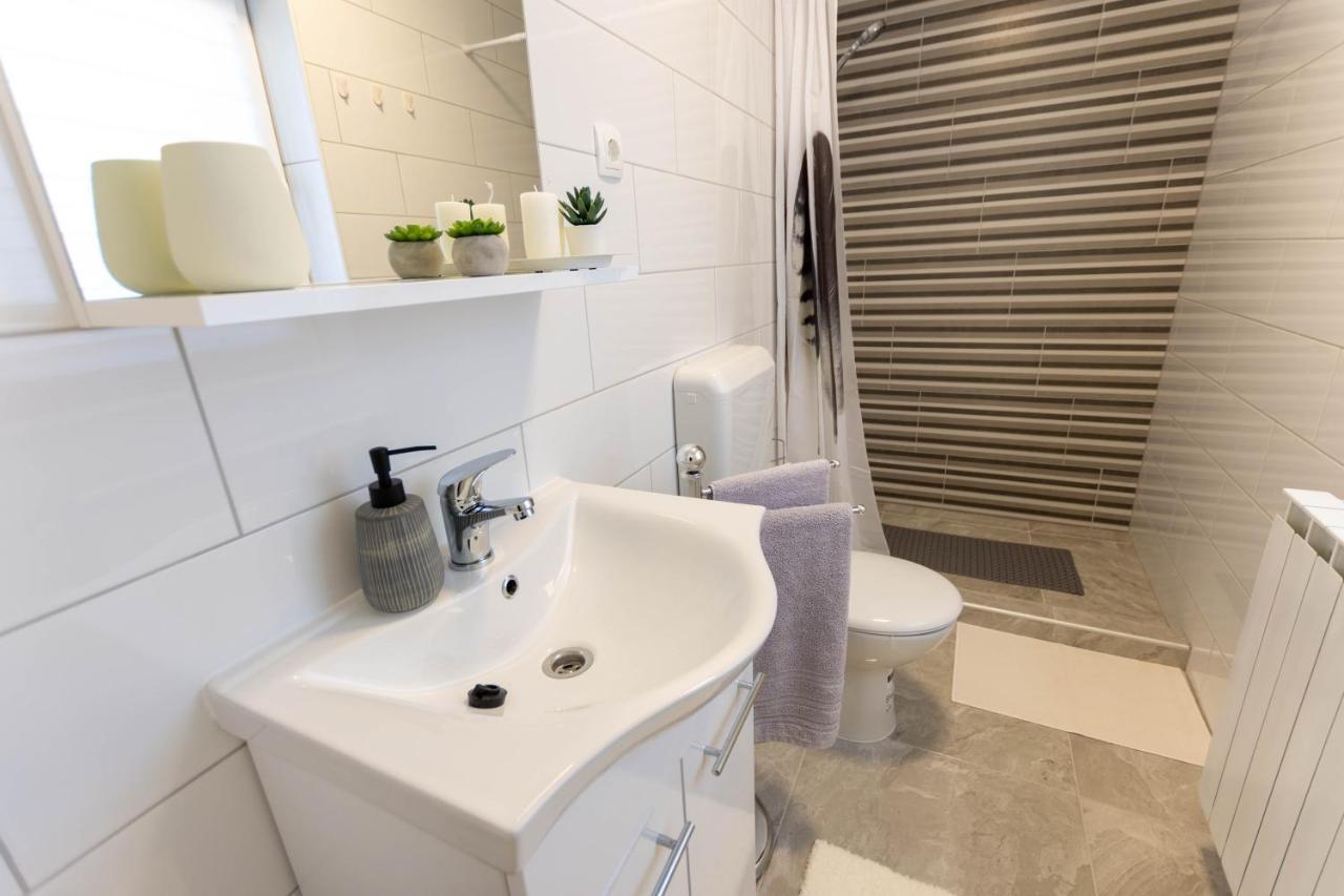 Apartmani Sun & Moon Bjelovar Exterior photo