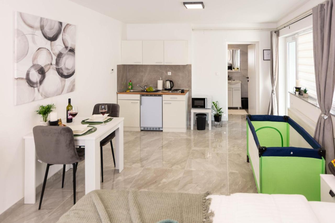 Apartmani Sun & Moon Bjelovar Exterior photo